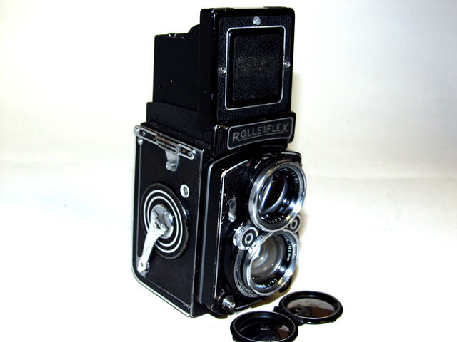 Rolleiflex 

80mm f2.8 Planar